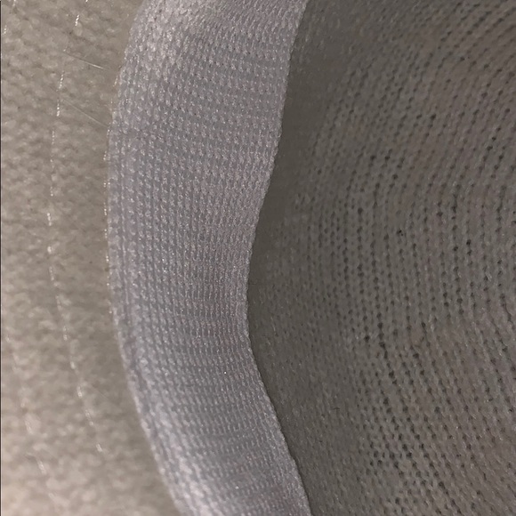 White Fitted hat - Picture 5 of 6